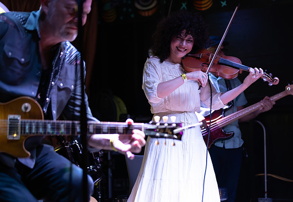 Carrie Rodriguez- Austin, Meadowfest